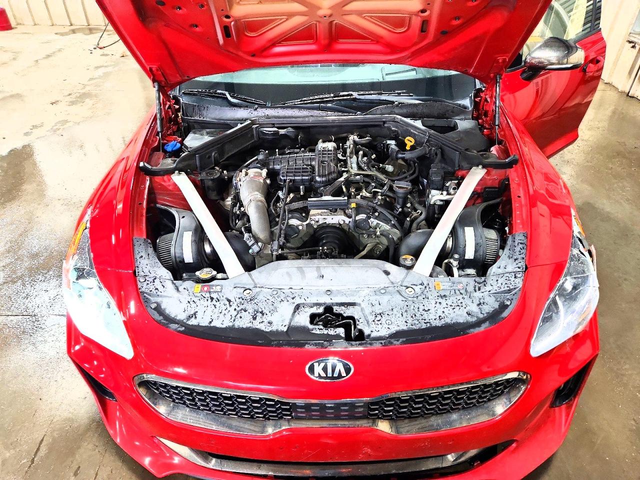 KIA STINGER 2018 — 12