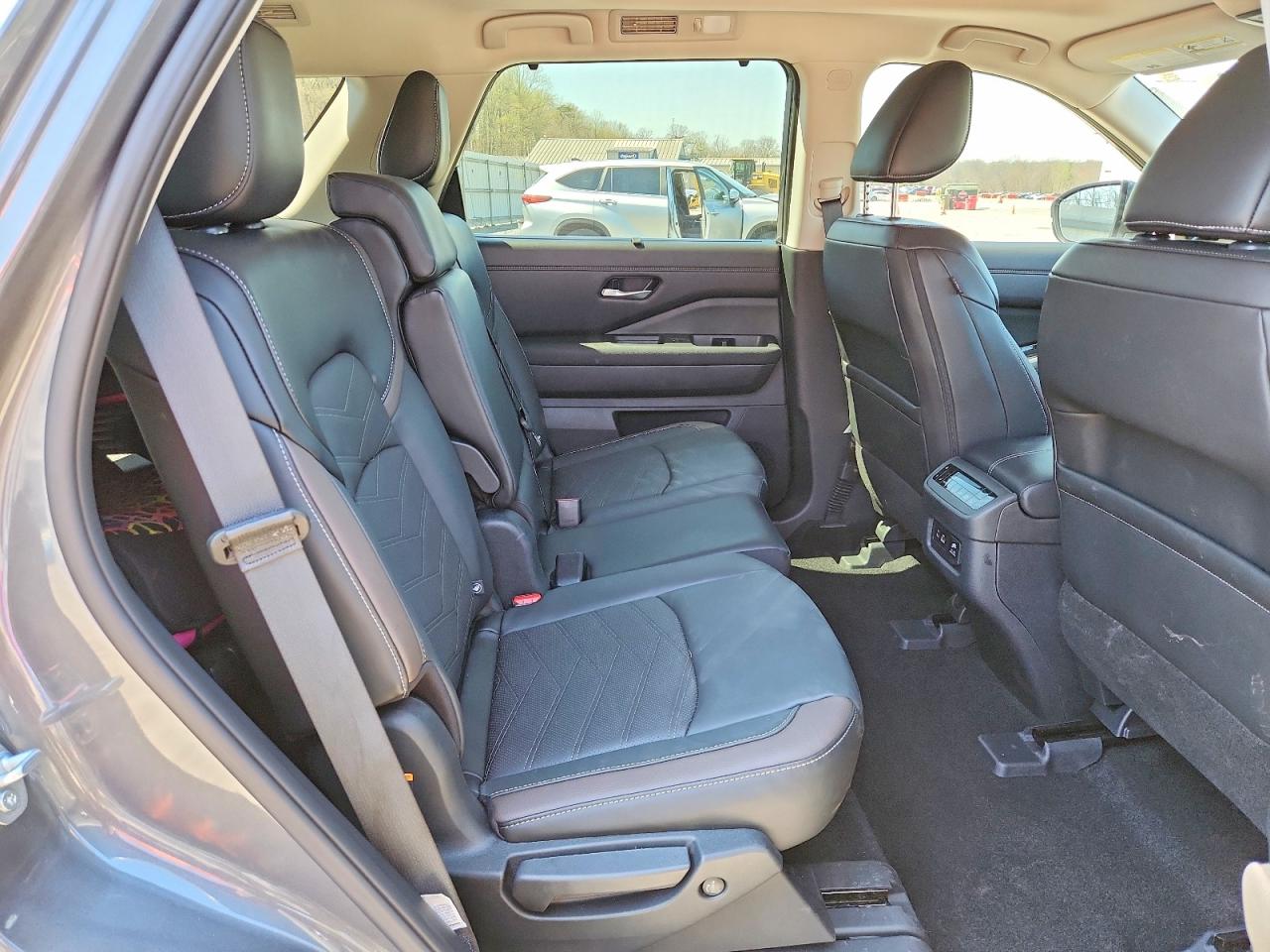 NISSAN PATHFINDER 2025 — 12