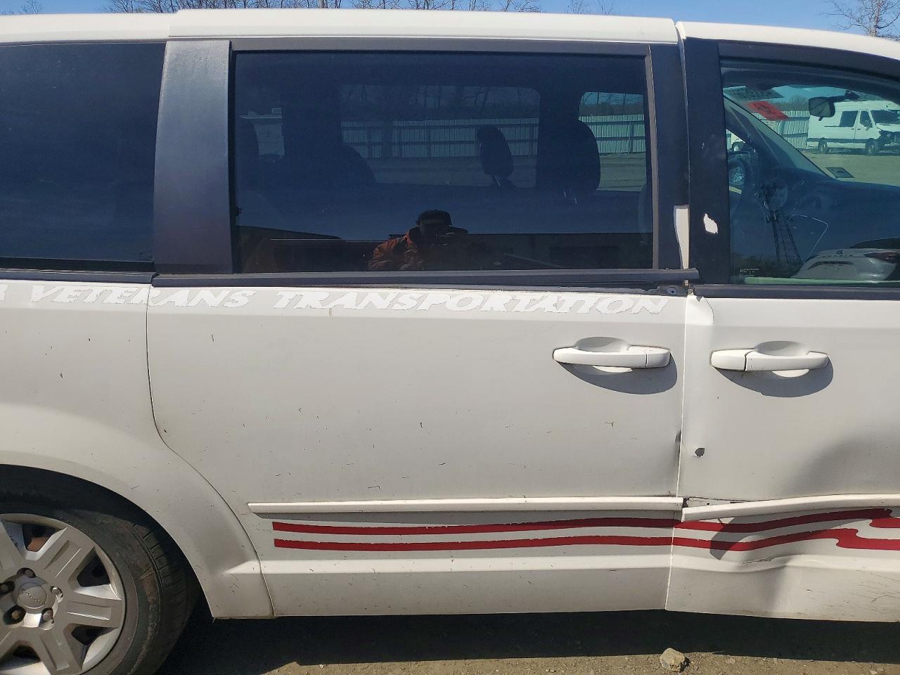 DODGE GRAND CARAVAN 2011 — 12