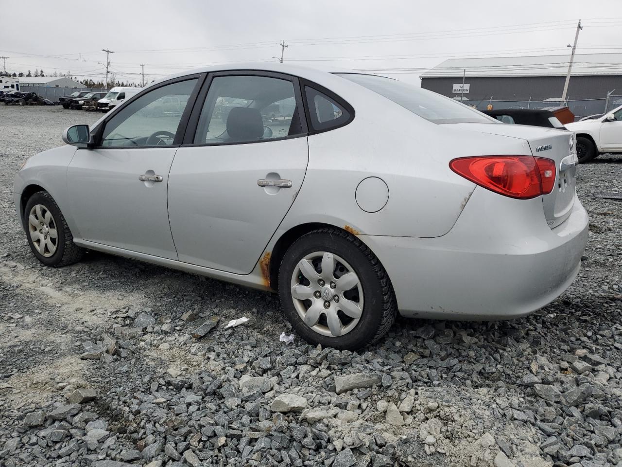 HYUNDAI ELANTRA 2010 — 3