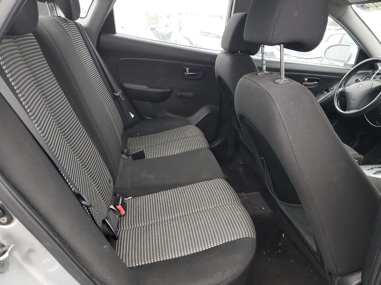 HYUNDAI ELANTRA 2010 — 11