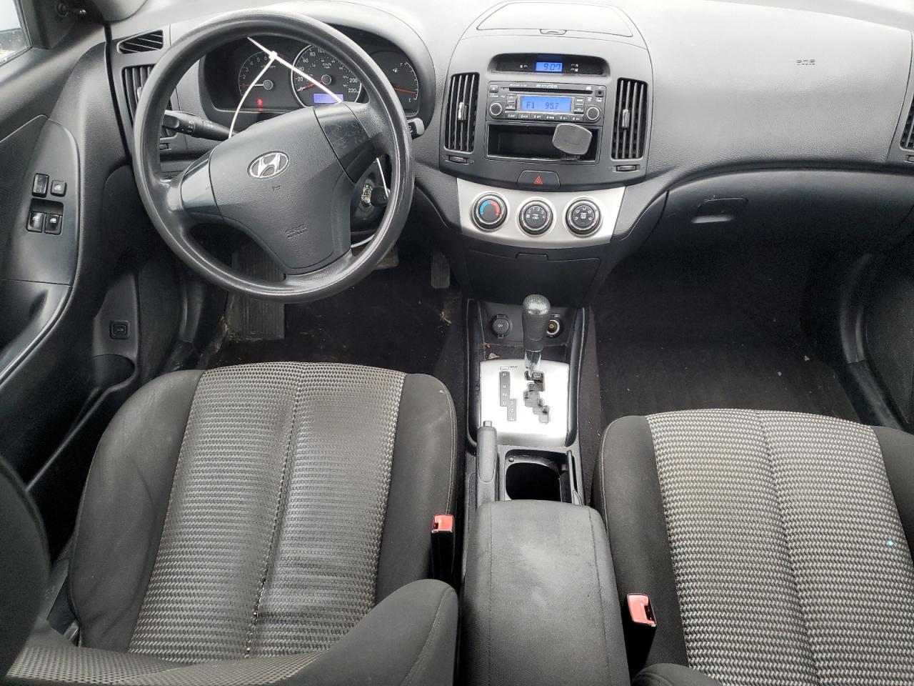 HYUNDAI ELANTRA 2010 — 9