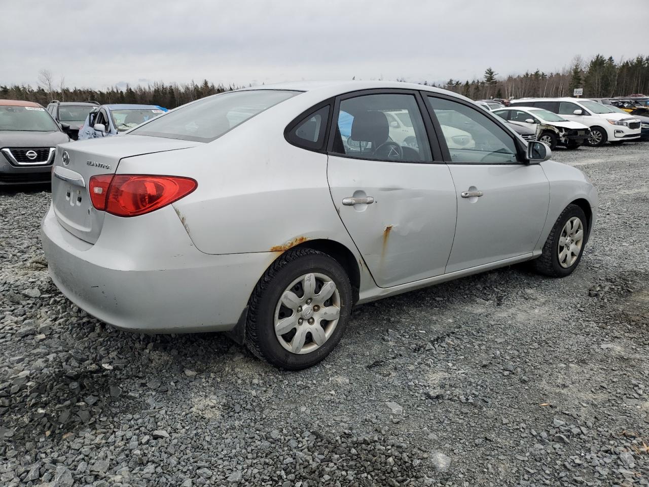 HYUNDAI ELANTRA 2010 — 4