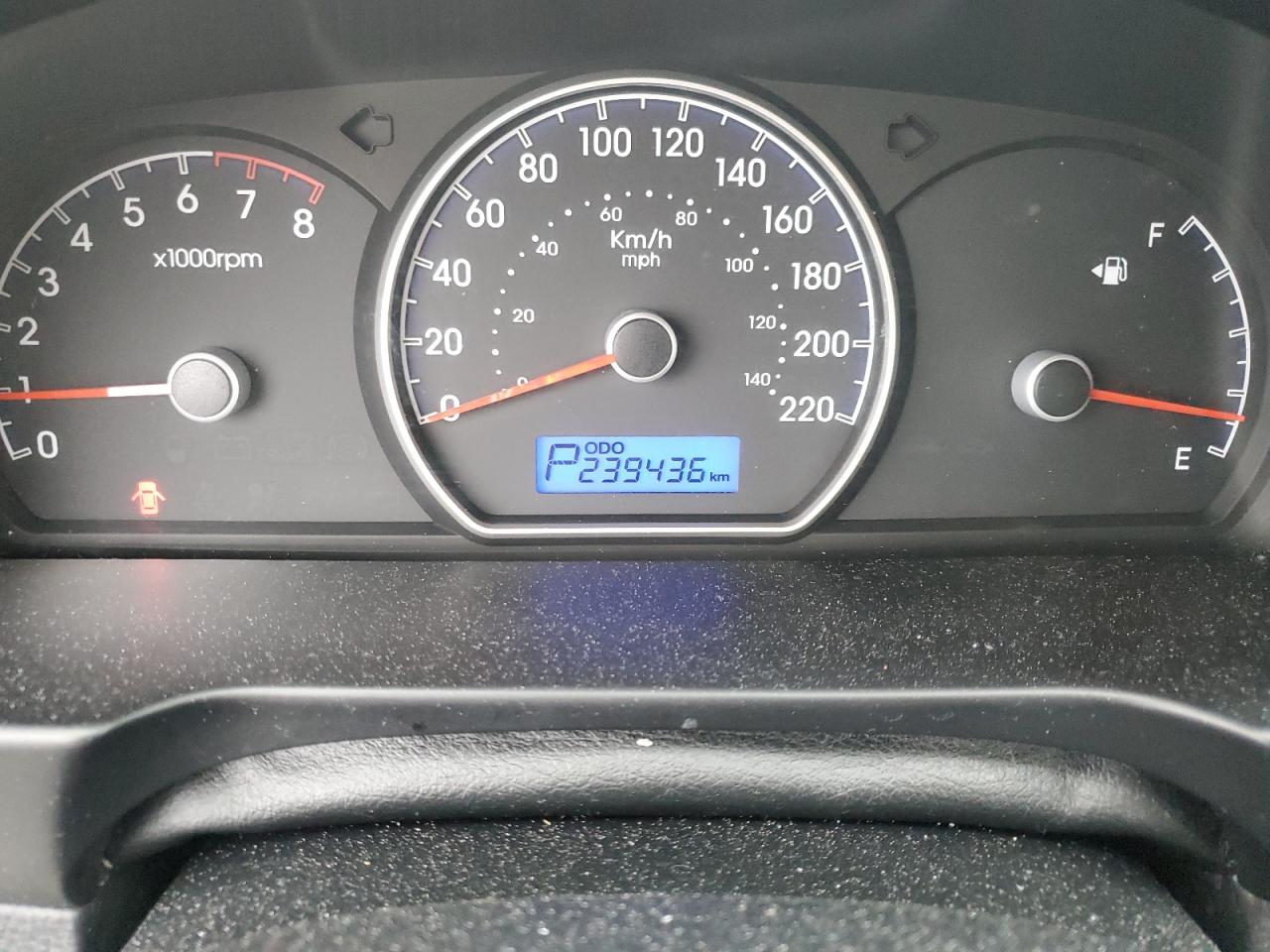 HYUNDAI ELANTRA 2010 — 10