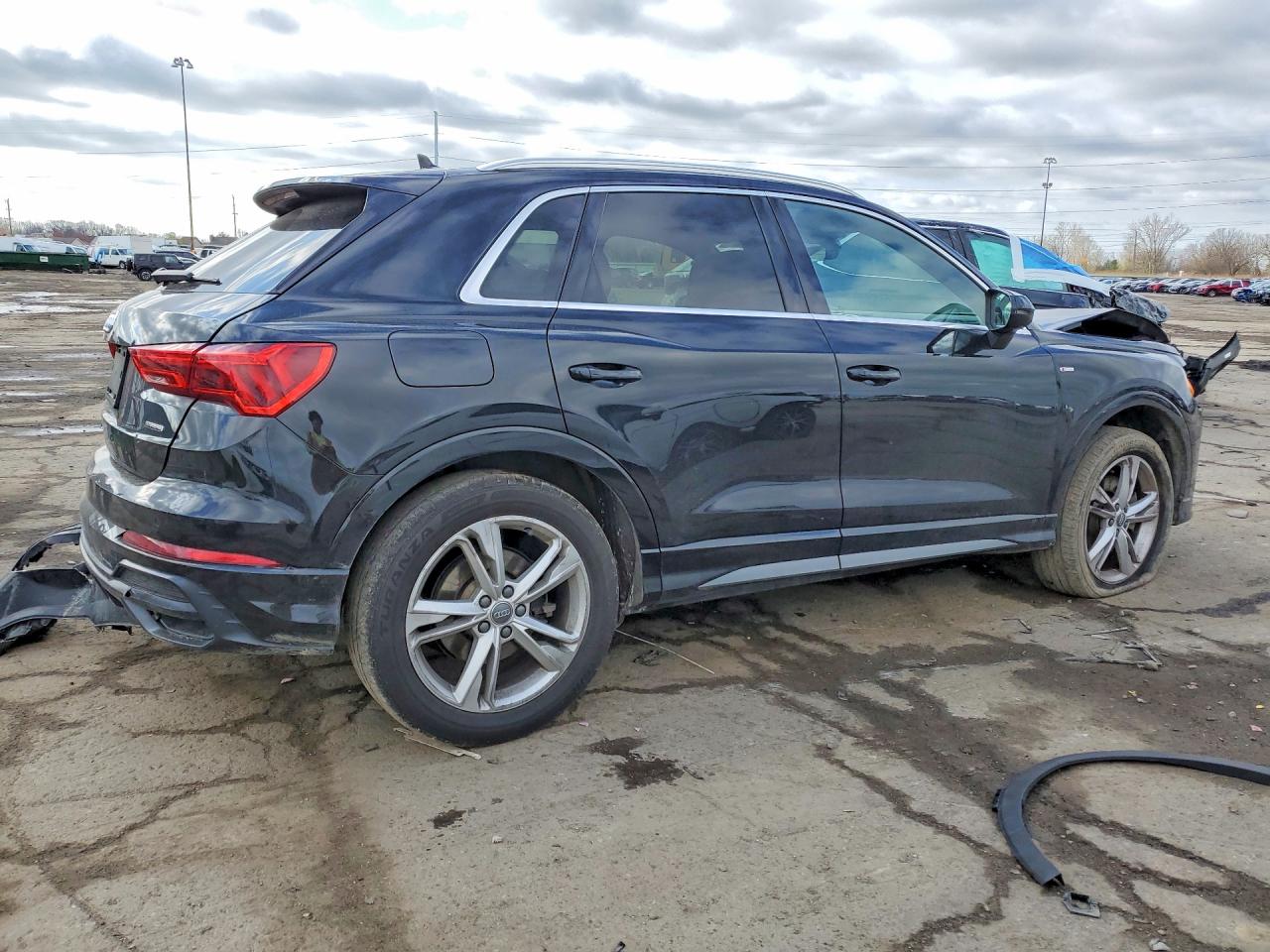 AUDI Q3 2021 — 4