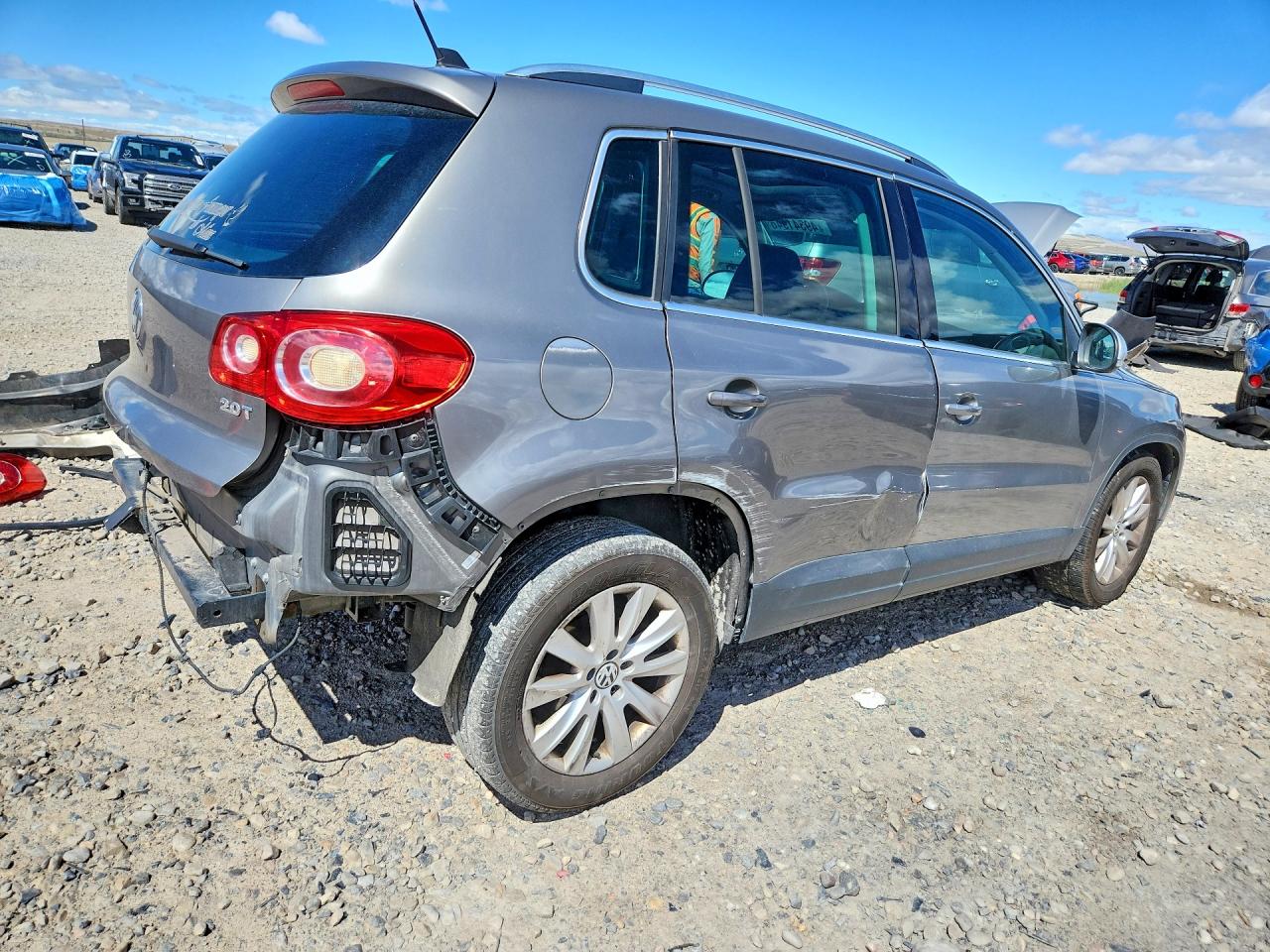 VOLKSWAGEN TIGUAN 2009 — 4