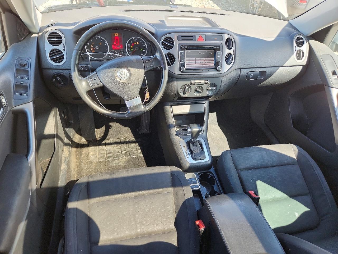 VOLKSWAGEN TIGUAN 2009 — 9