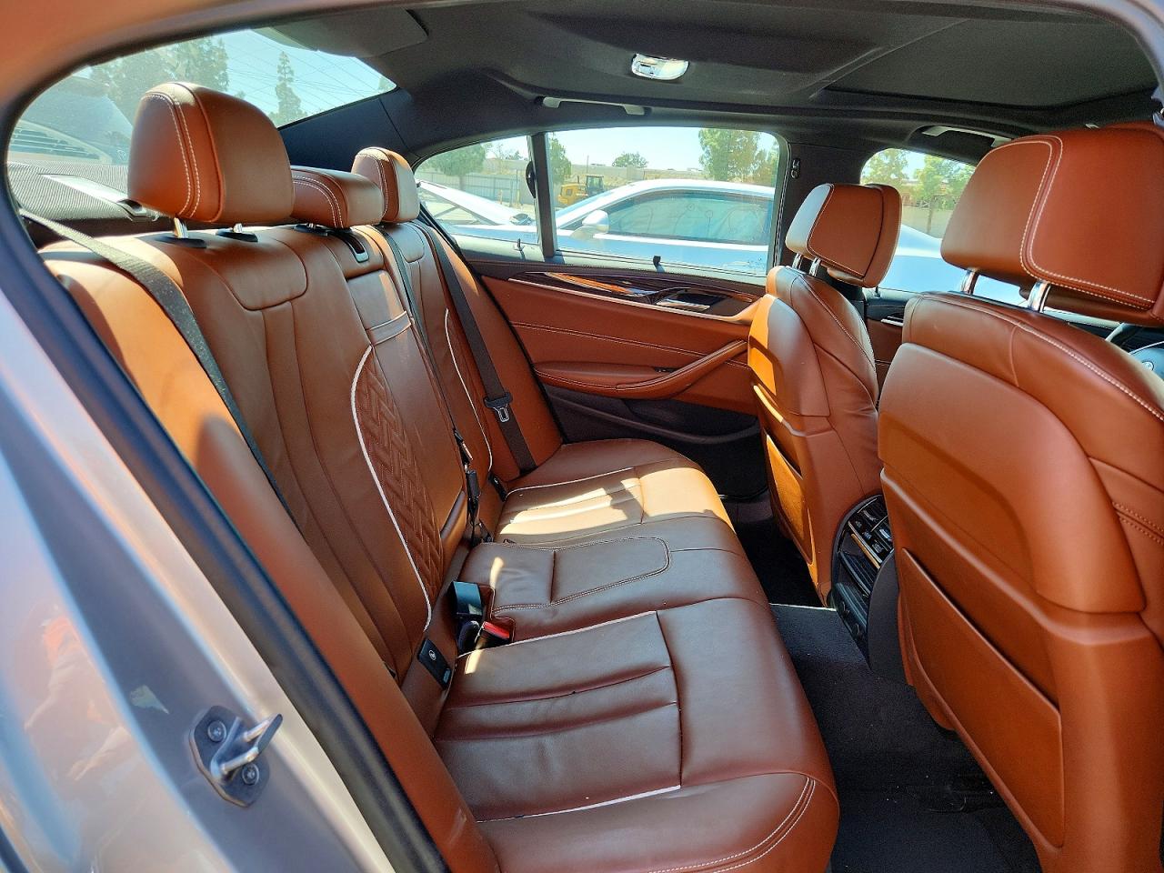 BMW 530E 2019 — 11