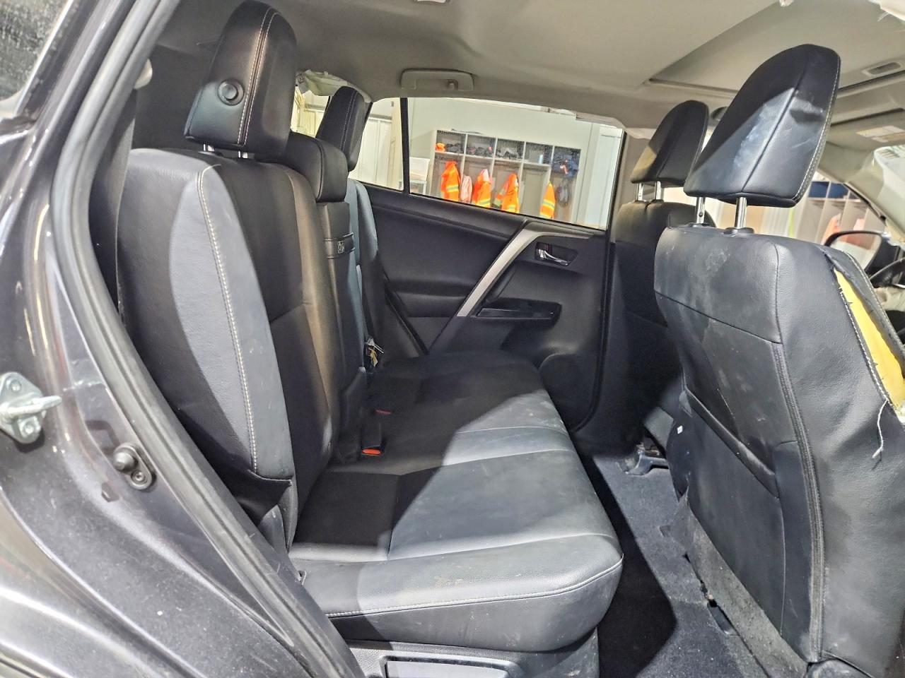 TOYOTA RAV4 HV 2016 — 12