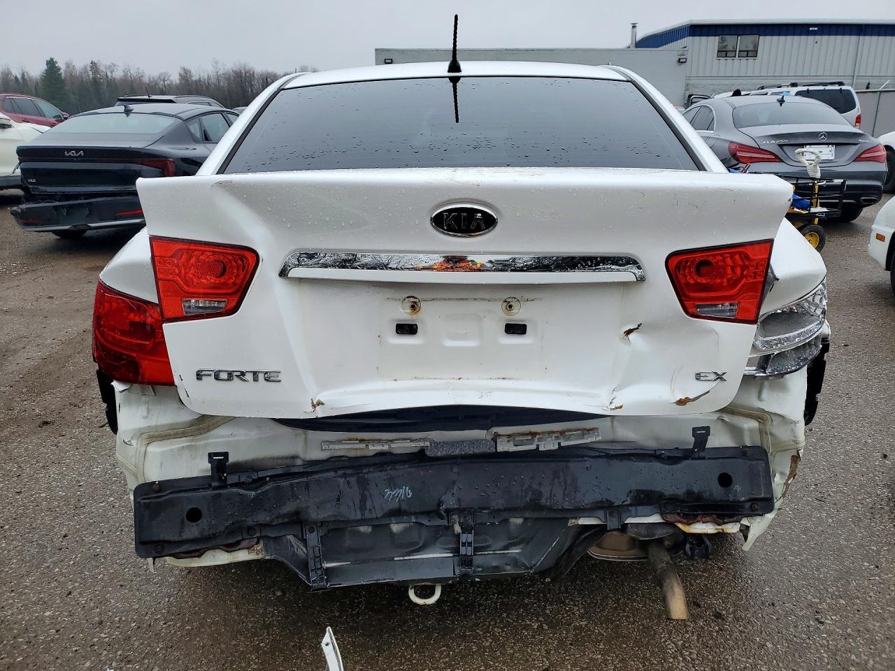 KIA FORTE 2012 — 7