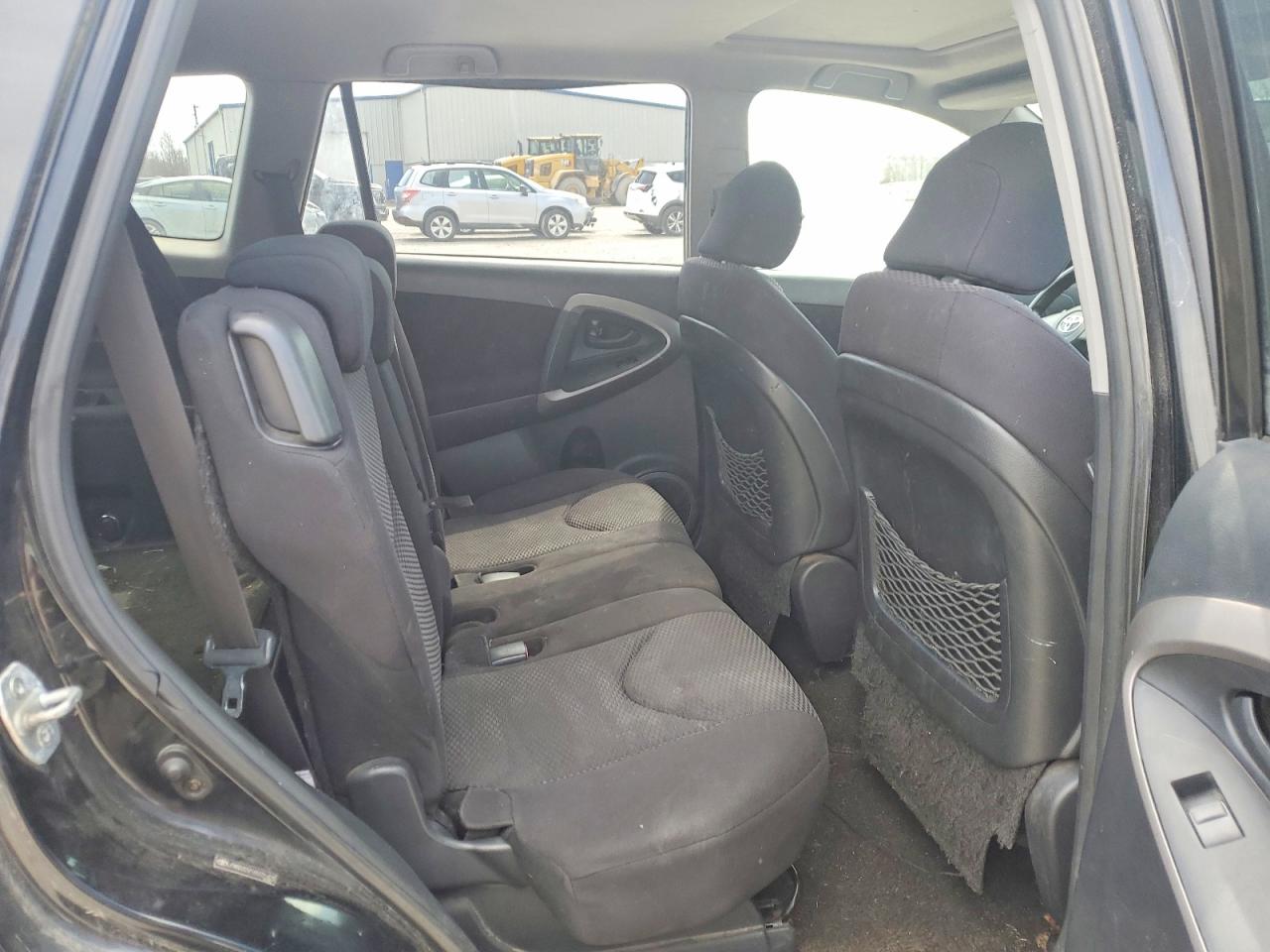 TOYOTA RAV4 2006 — 12