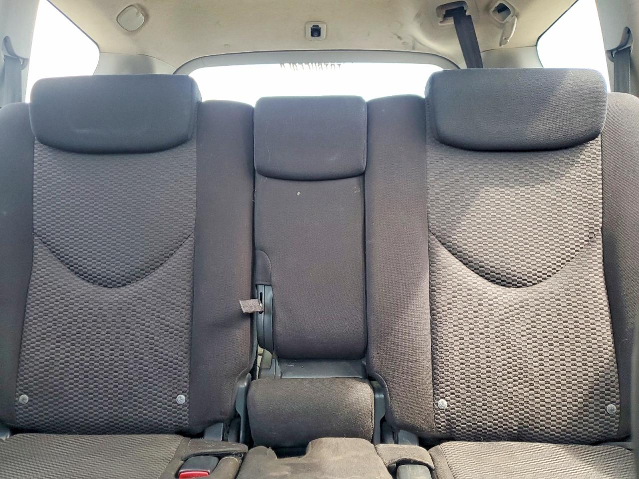 TOYOTA RAV4 2006 — 11