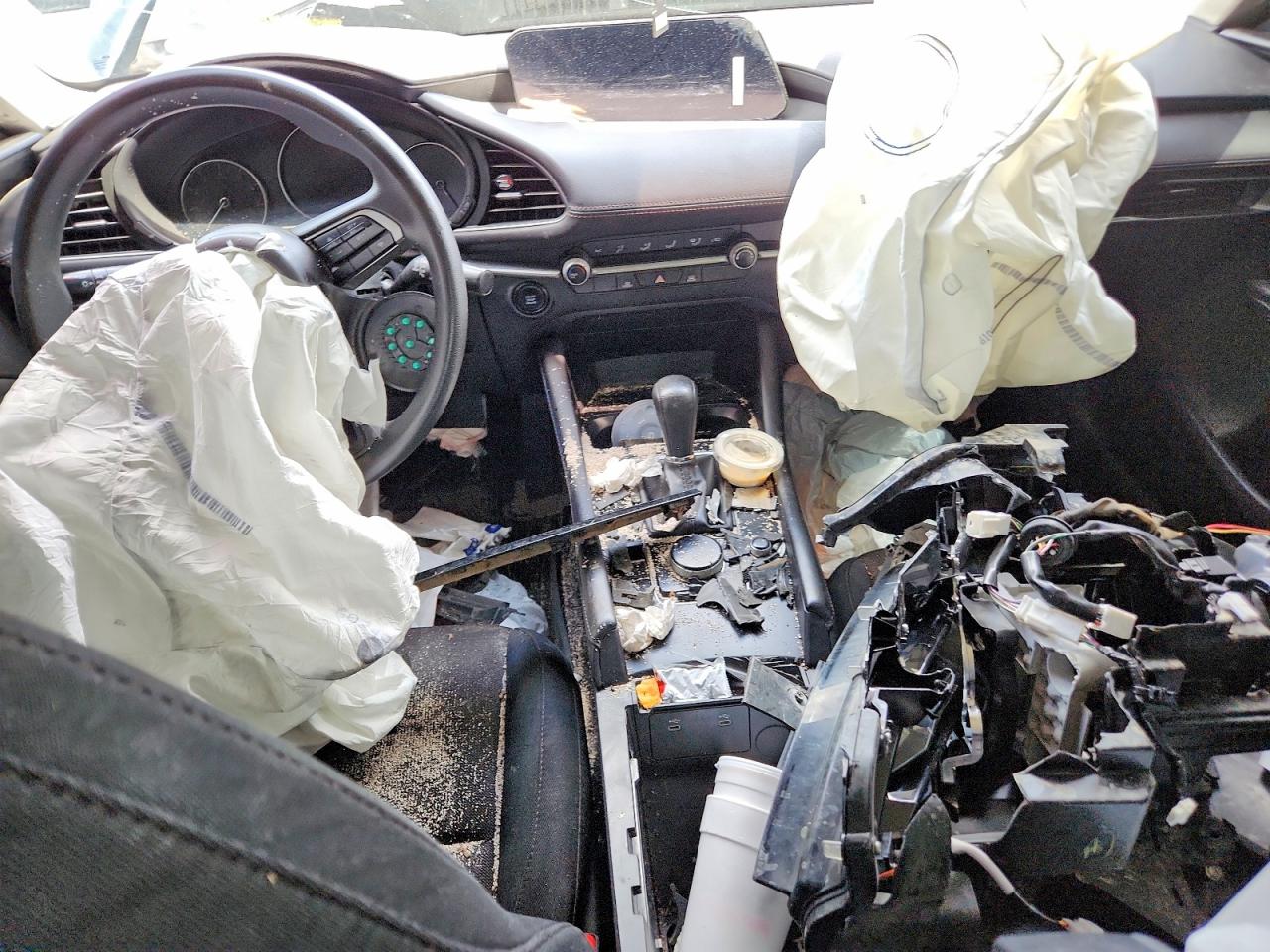 MAZDA 3 2024 — 9
