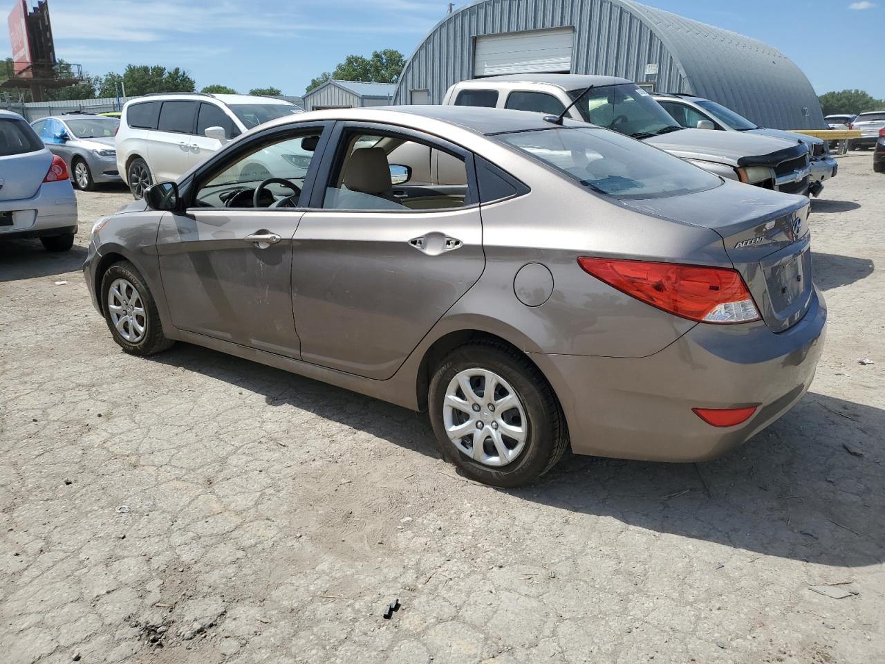 HYUNDAI ACCENT 2013 — 3