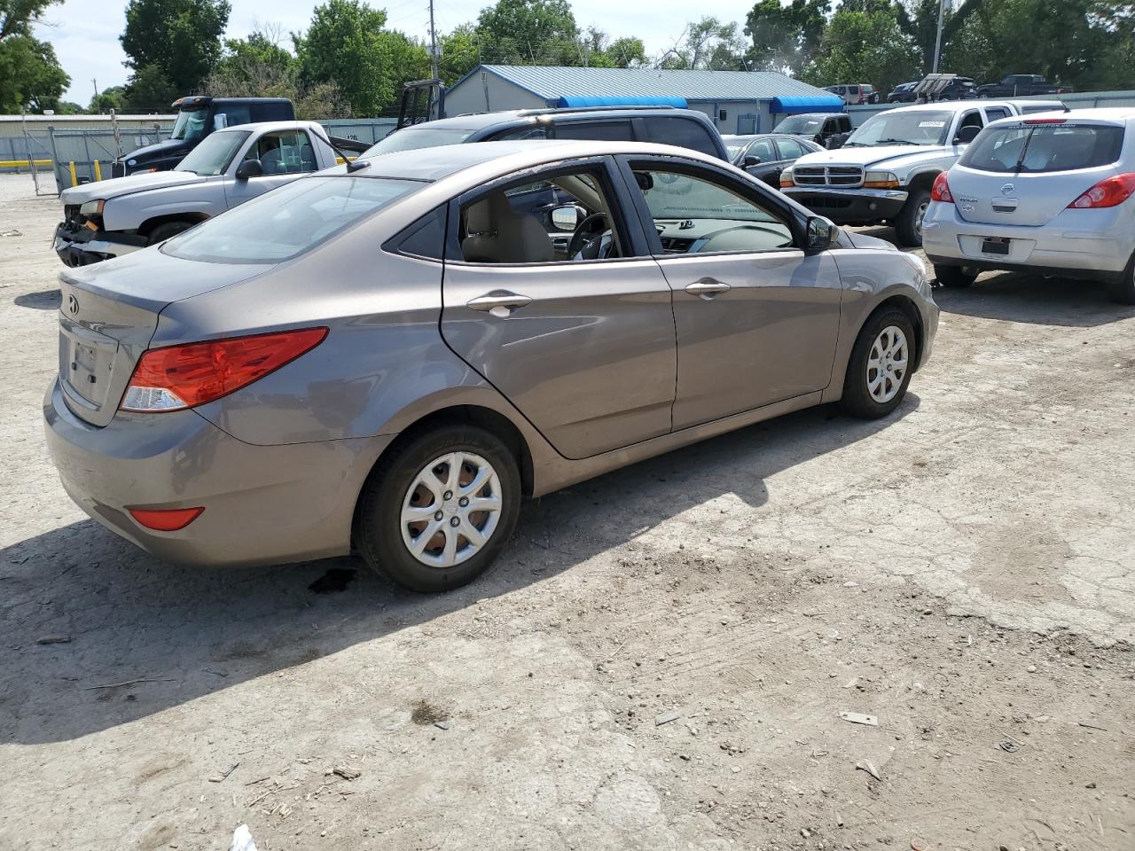 HYUNDAI ACCENT 2013 — 4