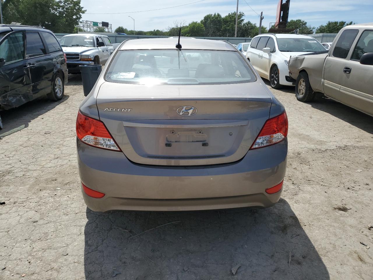 HYUNDAI ACCENT 2013 — 7