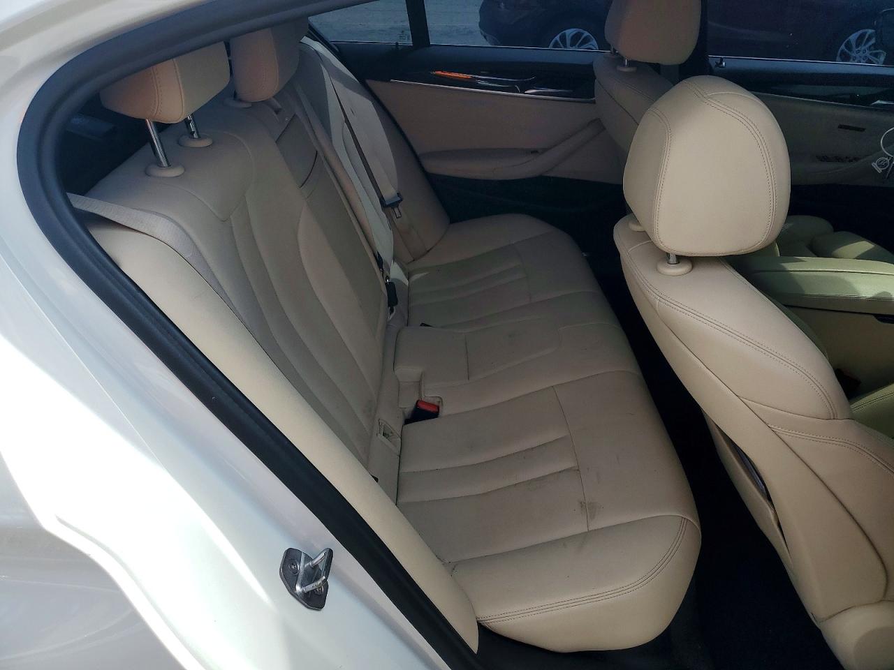BMW 530 2018 — 11