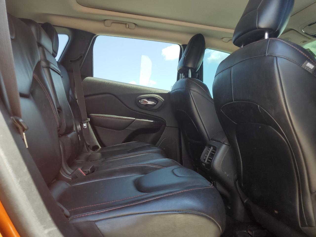 JEEP CHEROKEE 2014 — 11