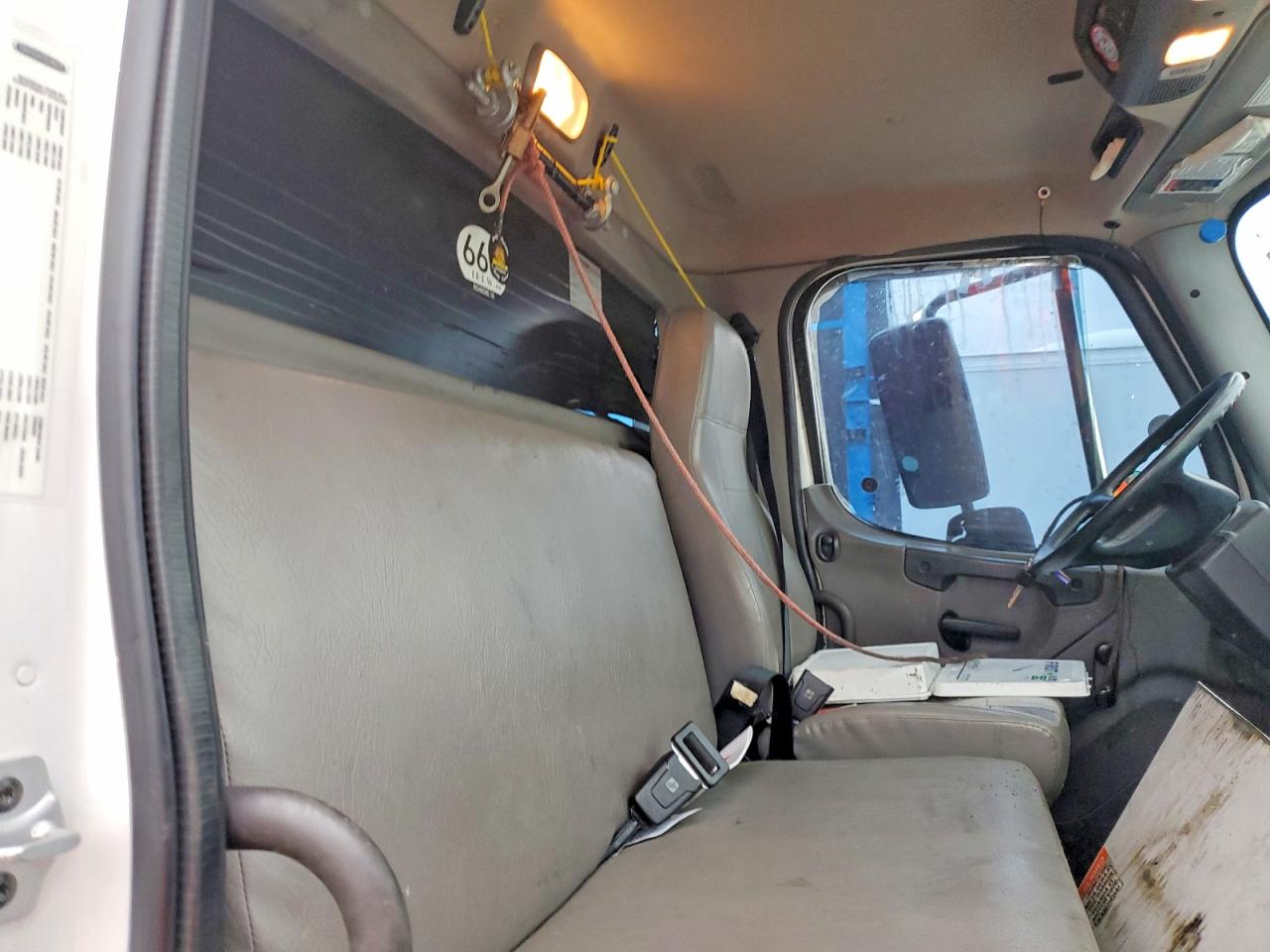FREIGHTLINER M2 2022 — 12