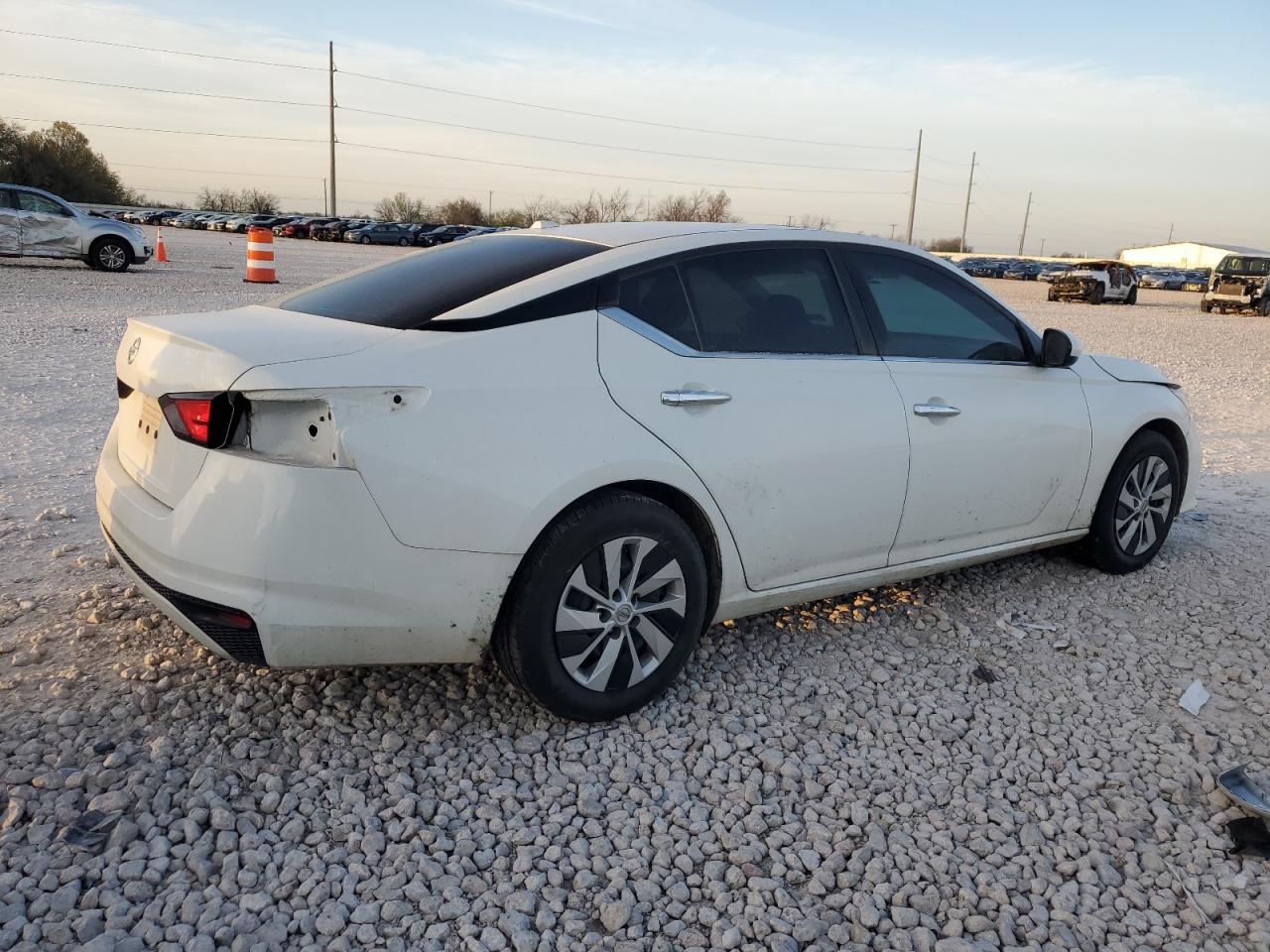 NISSAN ALTIMA 2020 — 4