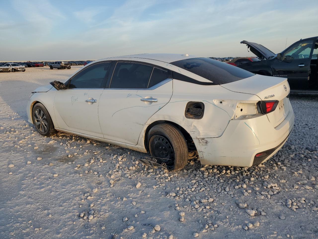 NISSAN ALTIMA 2020 — 3