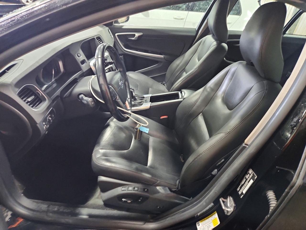 VOLVO S60 2015 — 8