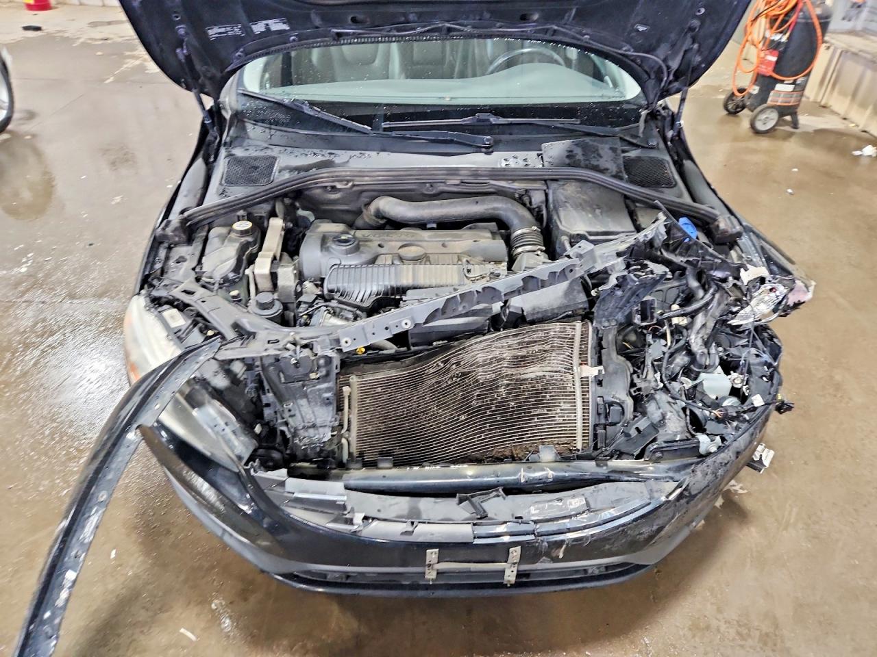 VOLVO S60 2015 — 12