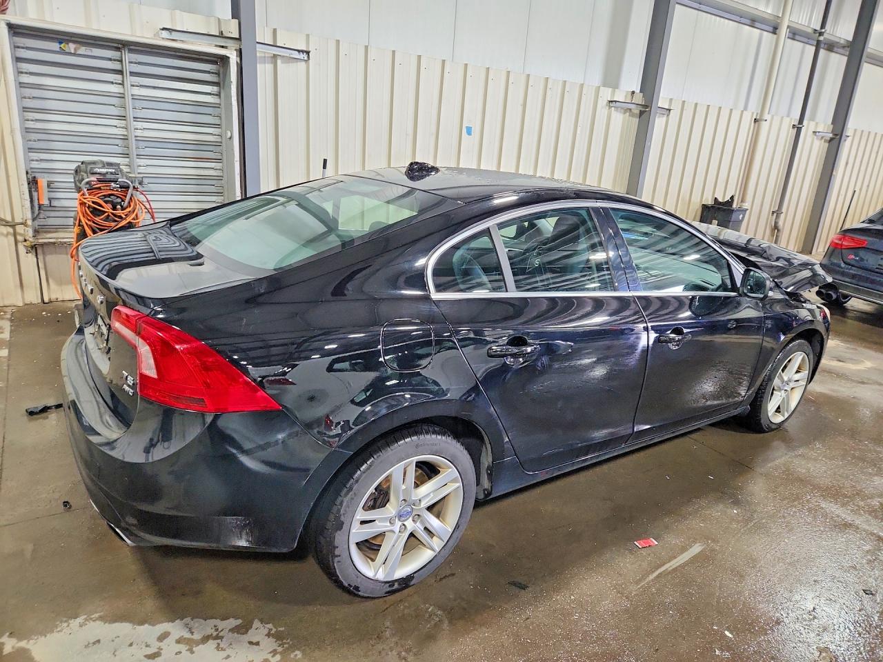 VOLVO S60 2015 — 4