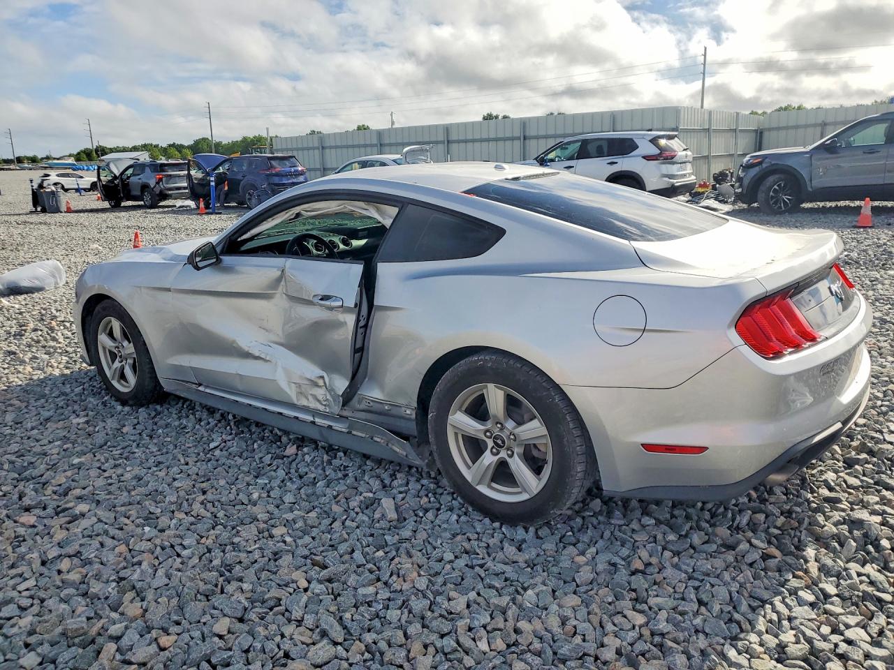 FORD MUSTANG 2019 — 3