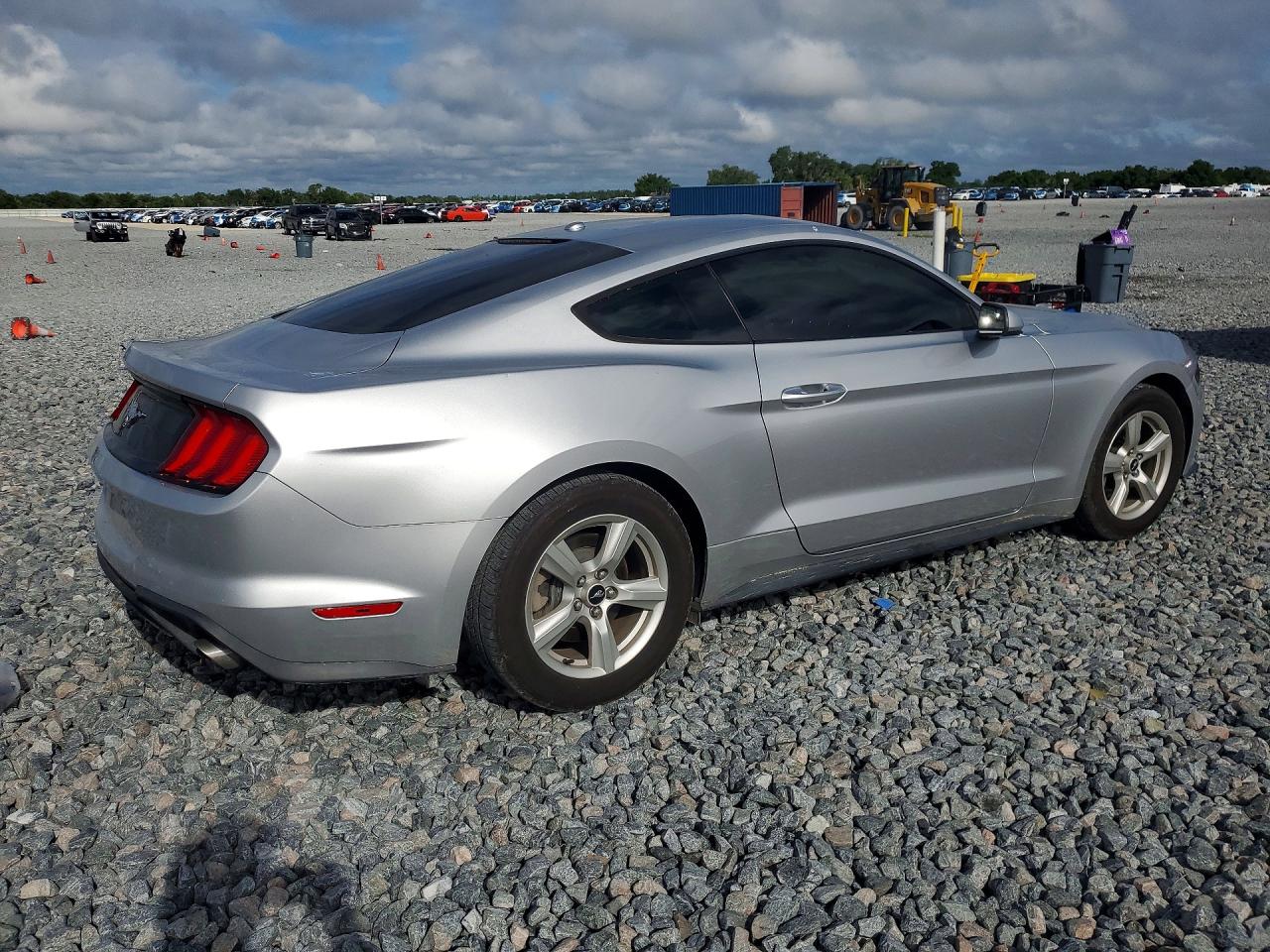 FORD MUSTANG 2019 — 4