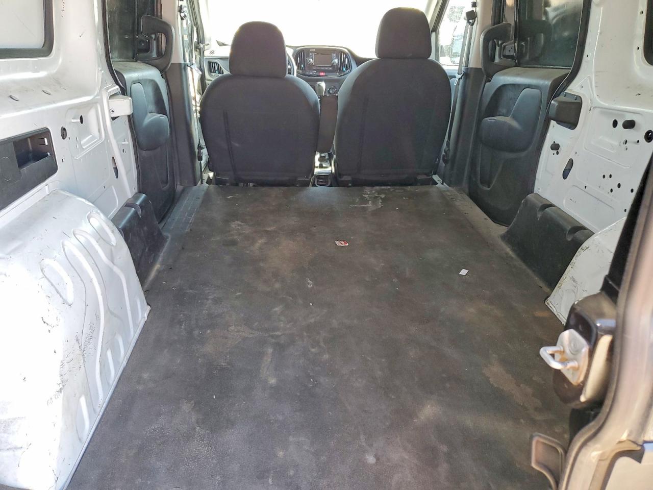 RAM PROMASTER CITY 2018 — 11