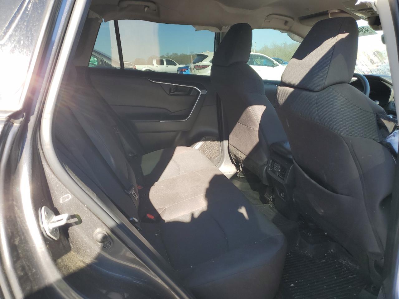 TOYOTA RAV4 2023 — 12