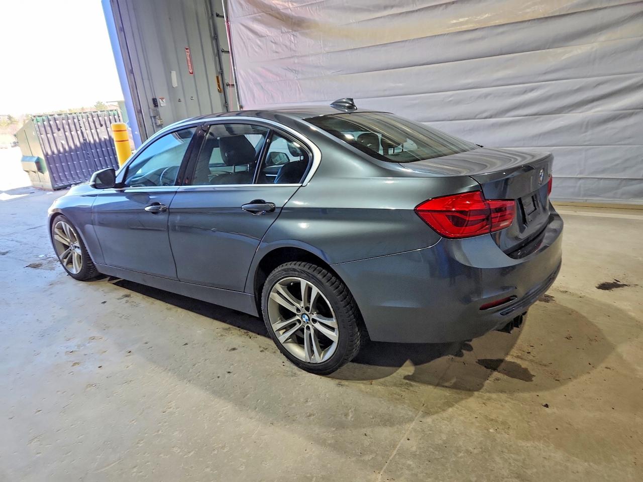 BMW 330 2018 — 3