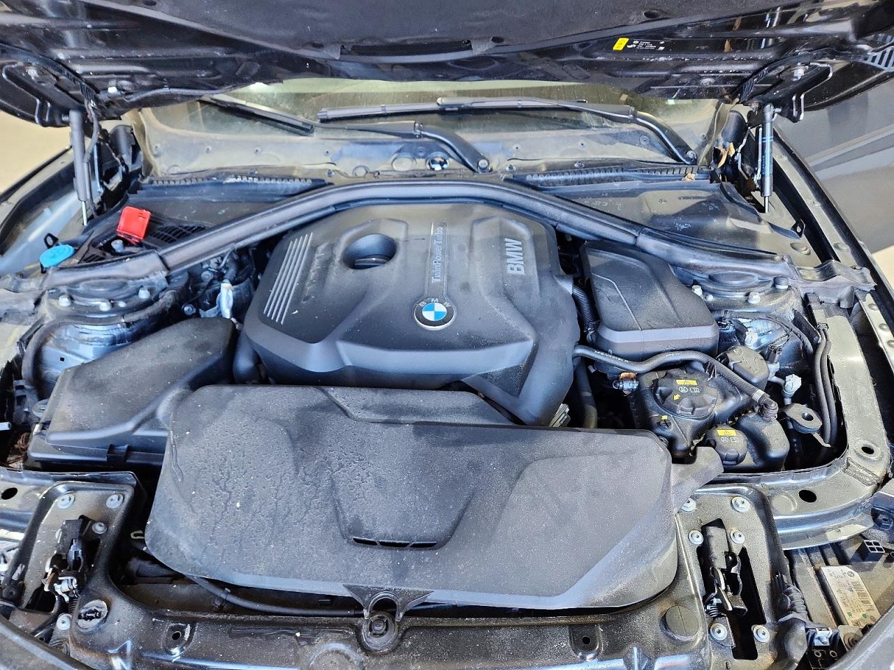 BMW 330 2018 — 12
