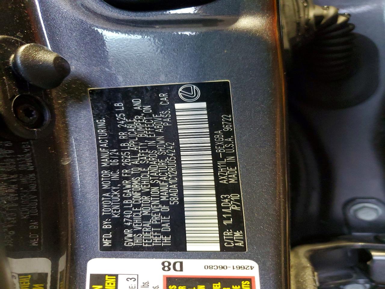LEXUS ES 300H 2024 — 14