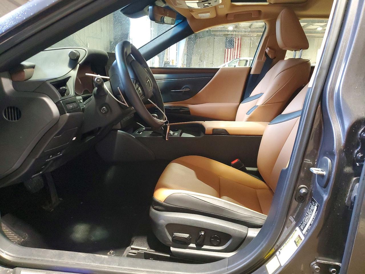 LEXUS ES 300H 2024 — 8