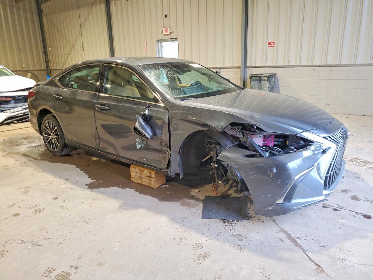 LEXUS ES 300H 2024 — 5
