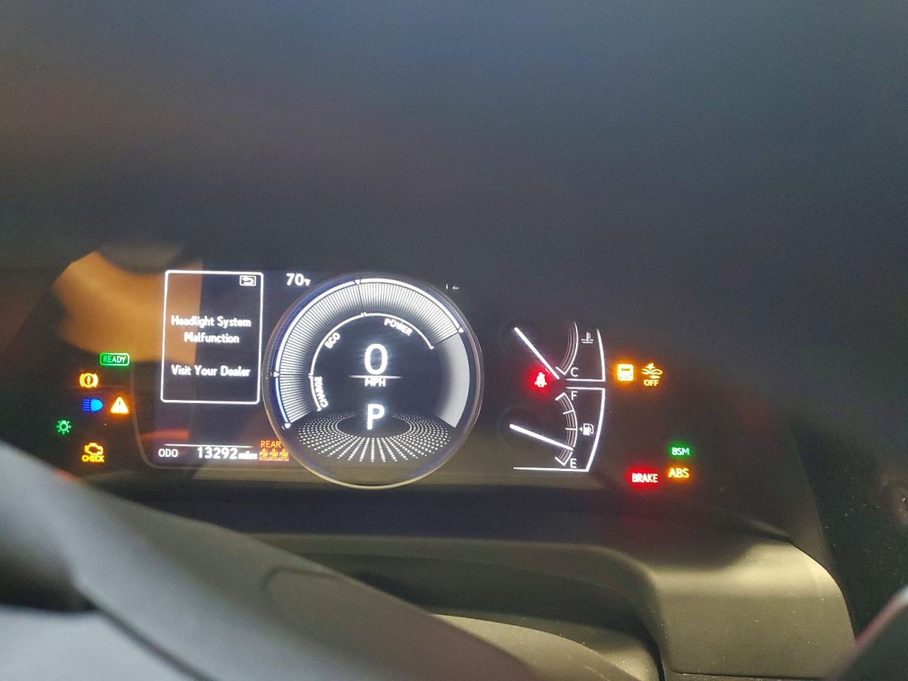 LEXUS ES 300H 2024 — 10