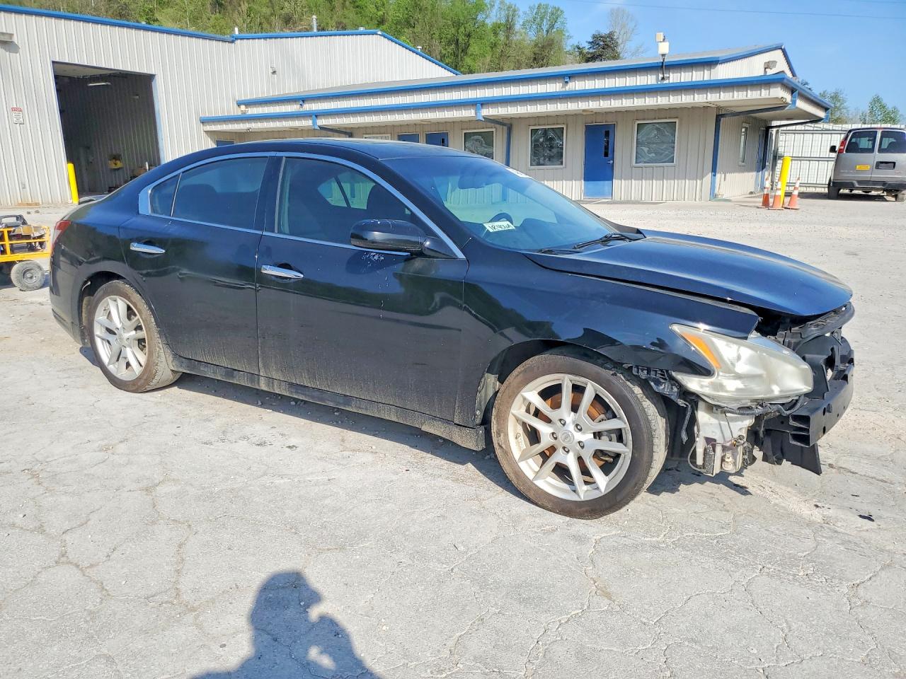 NISSAN MAXIMA 2011 — 5
