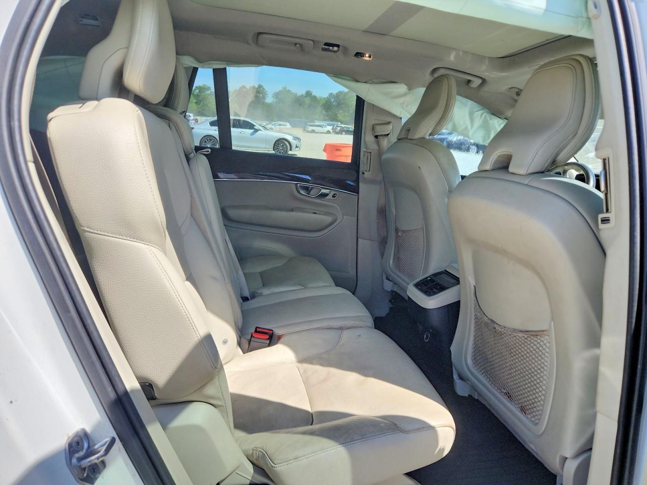 VOLVO XC90 2019 — 12