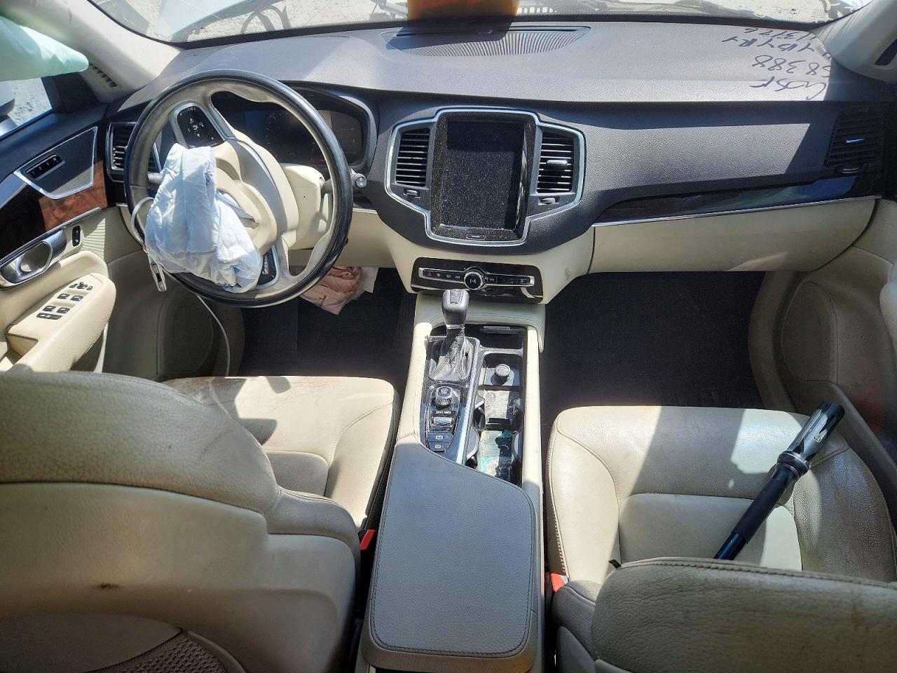 VOLVO XC90 2019 — 9