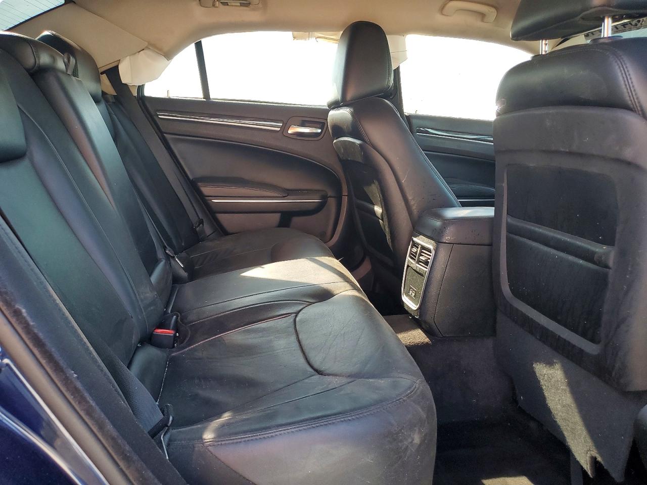 CHRYSLER 300 2015 — 11