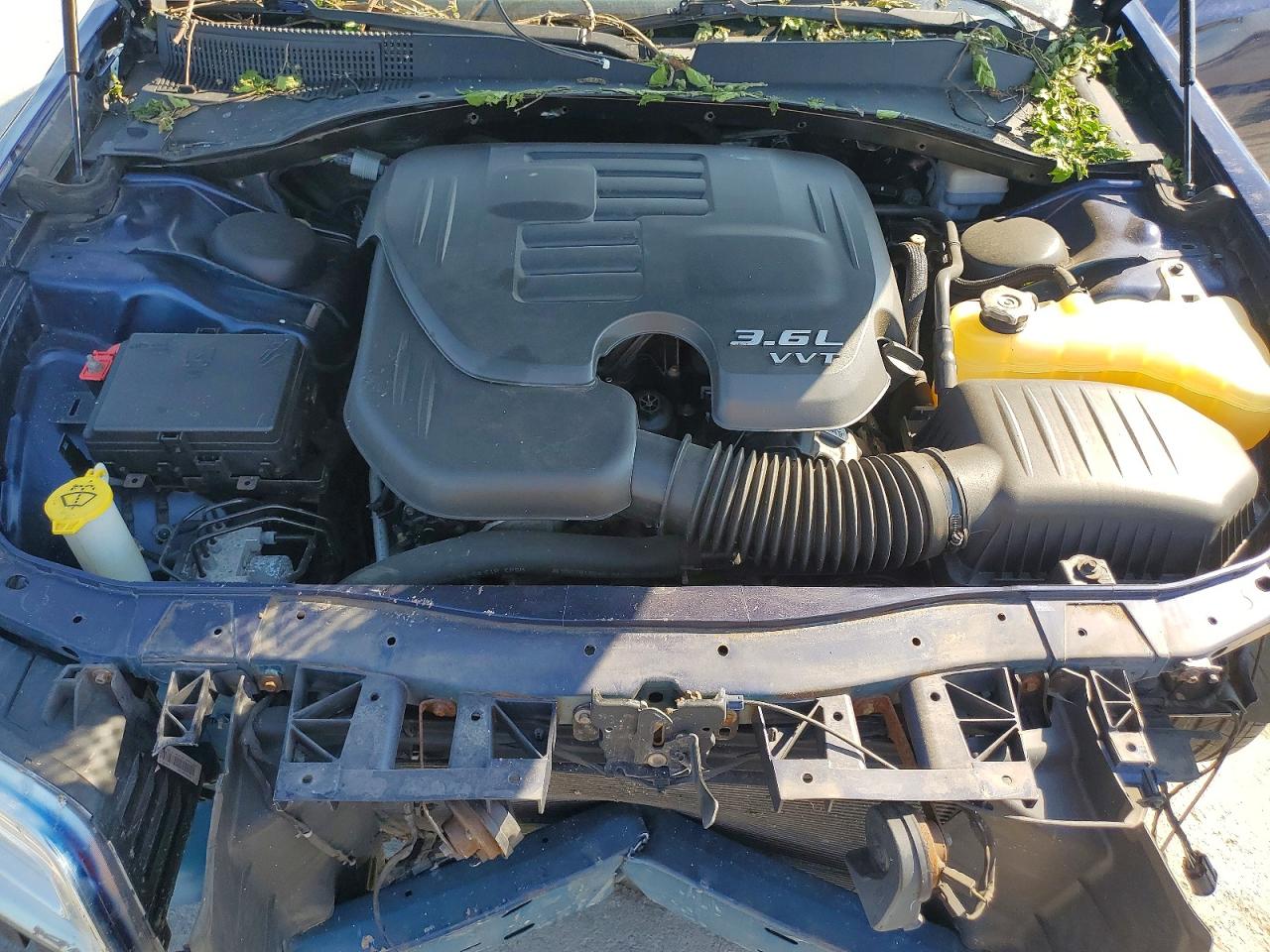 CHRYSLER 300 2015 — 12