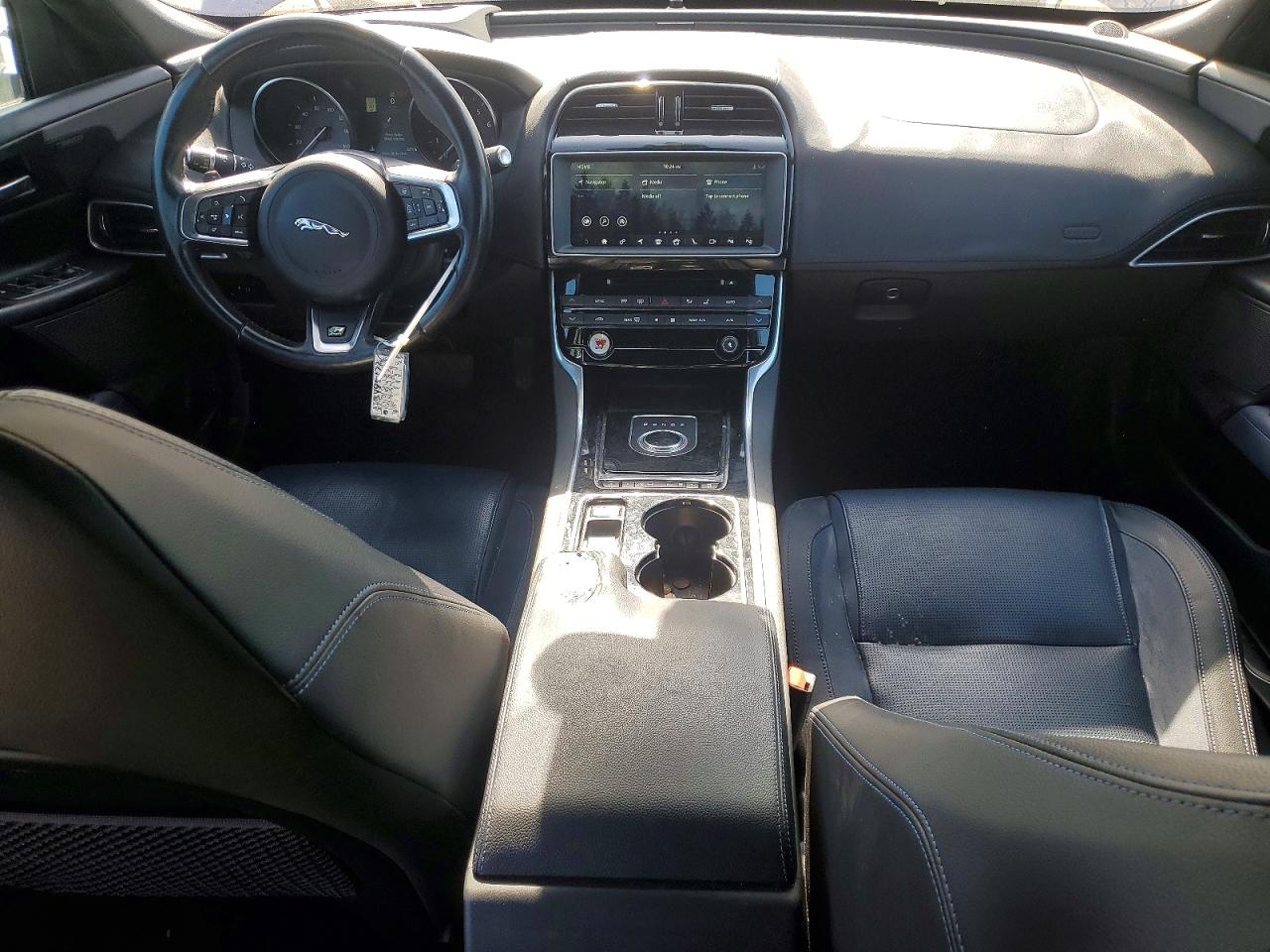 JAGUAR XE 2017 — 9