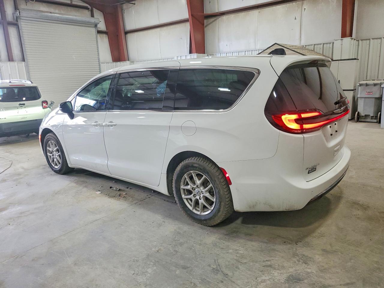 CHRYSLER PACIFICA 2025 — 3