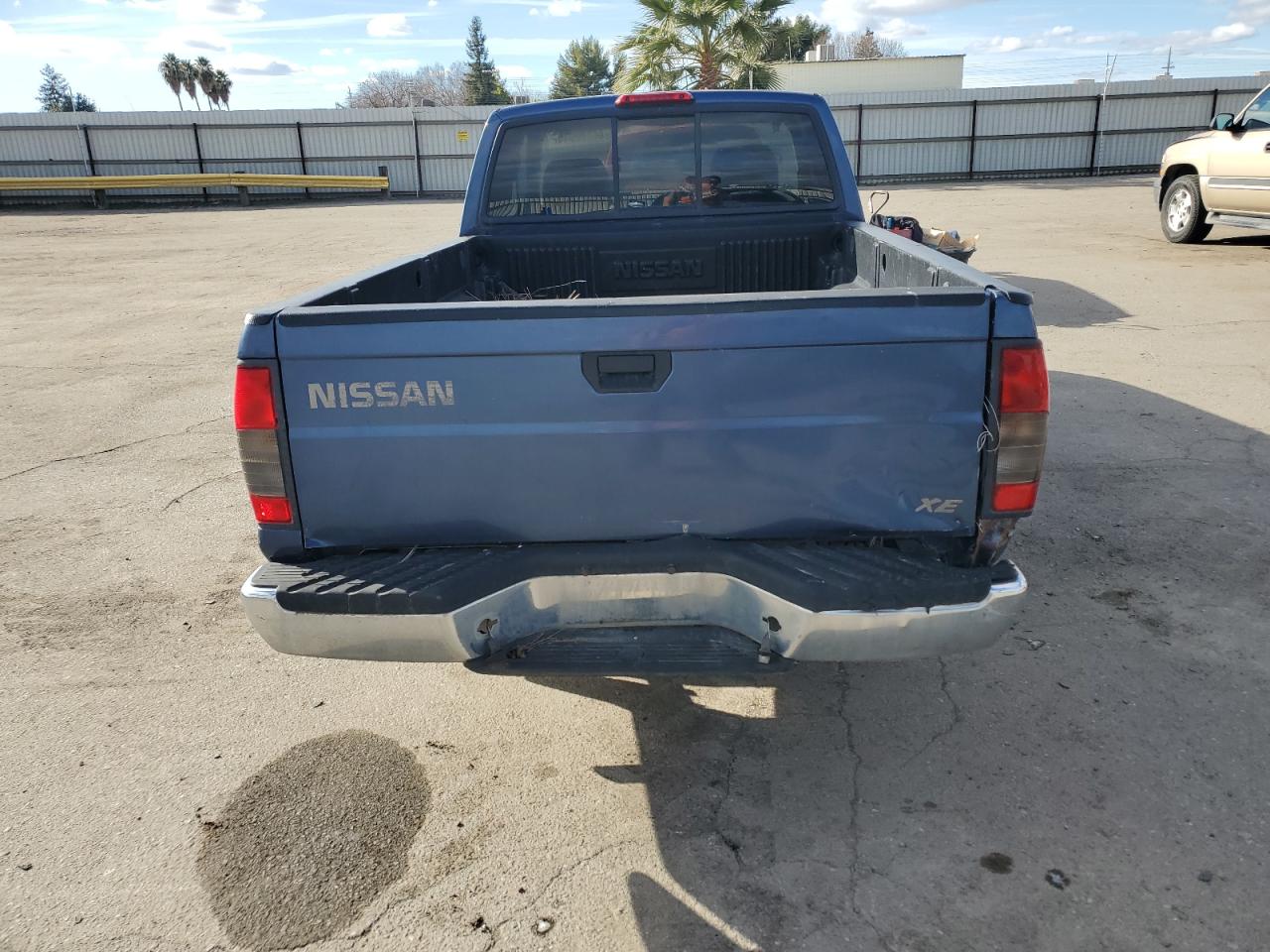 NISSAN FRONTIER 2000 — 7