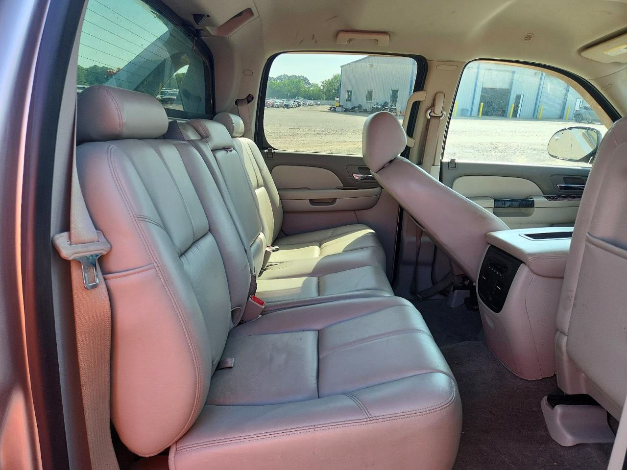 CHEVROLET AVALANCHE 2013 — 11