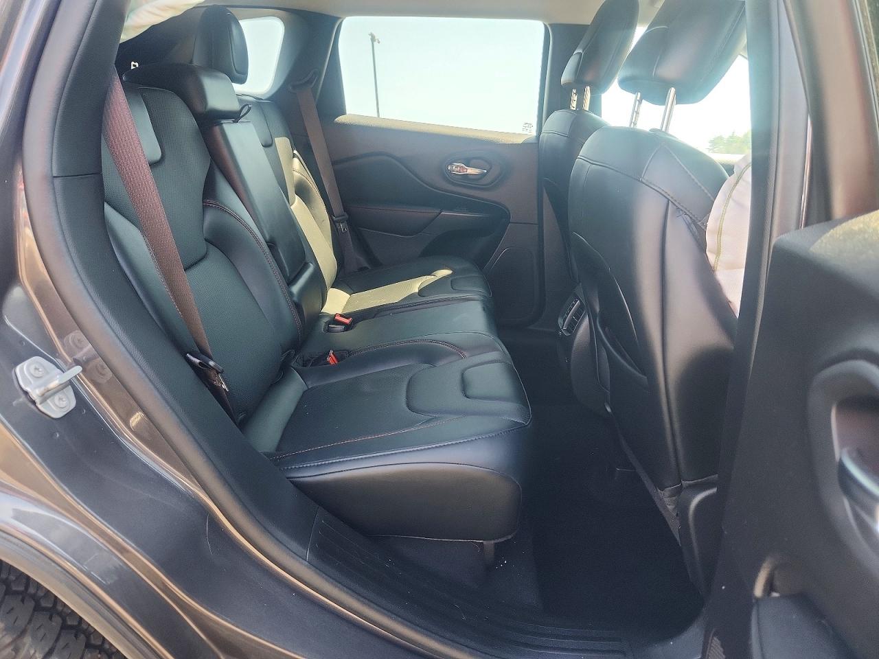 JEEP CHEROKEE 2022 — 12