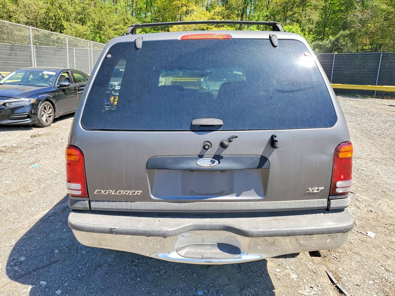 FORD EXPLORER 1999 — 7