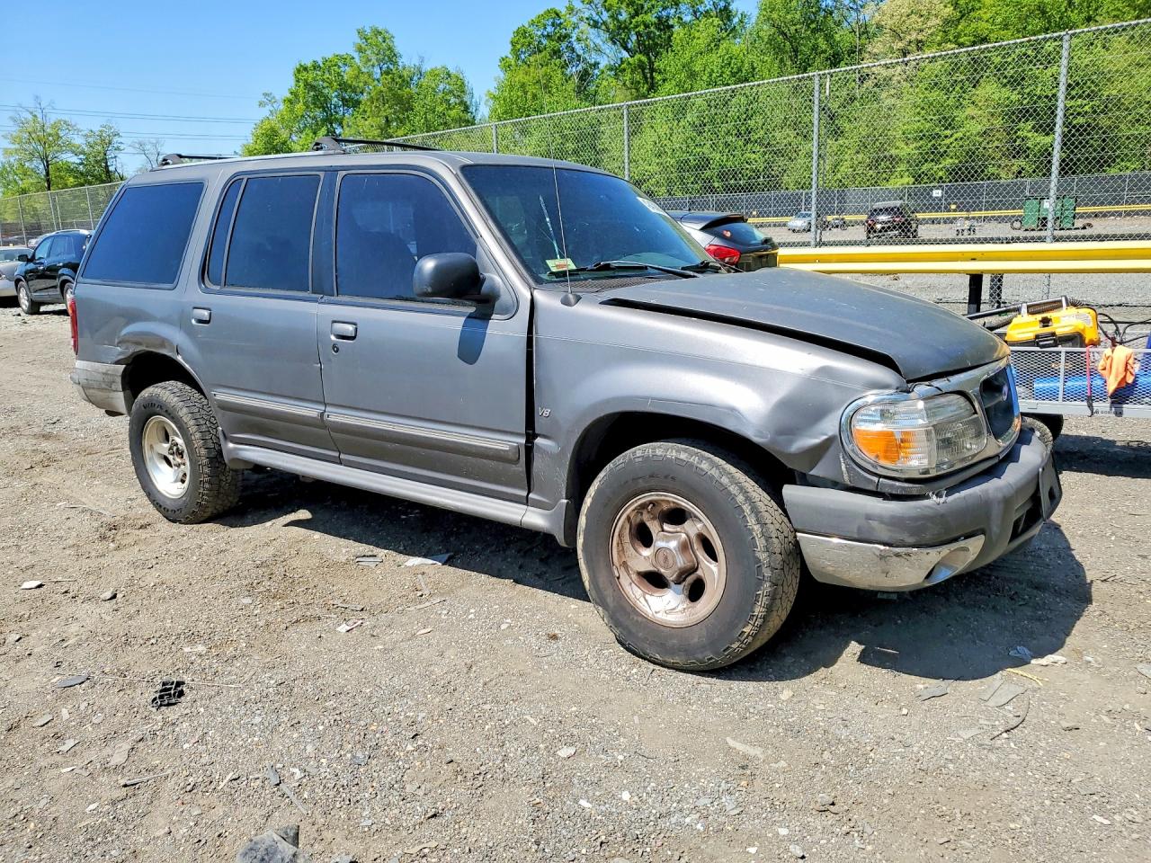 FORD EXPLORER 1999 — 5